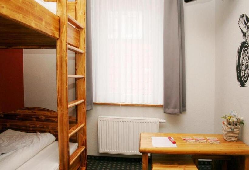 غرفة عائلية, Dein