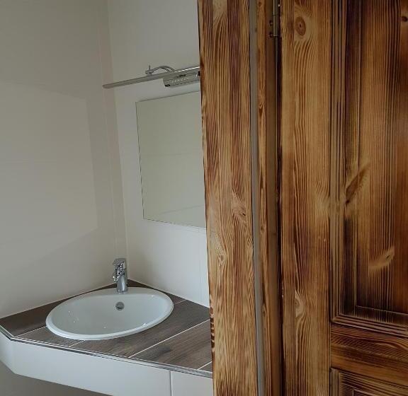 غرفة عائلية, Dein