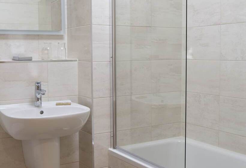 חדר אקזקיוטיב, Flagstaff Lodge