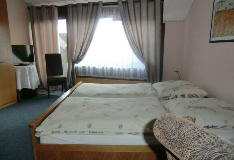 标准间, Garni Julia