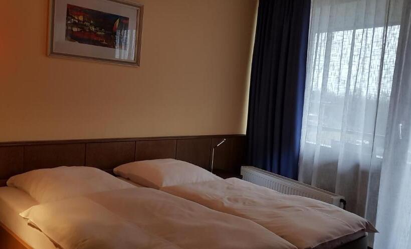 غرفة قياسية, Garni Julia