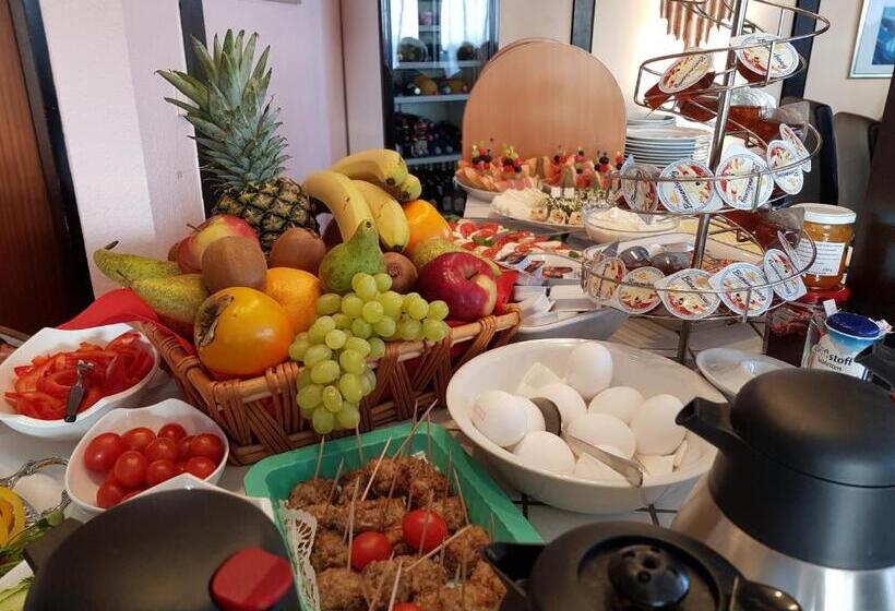 غرفة قياسية فردية, Garni Julia