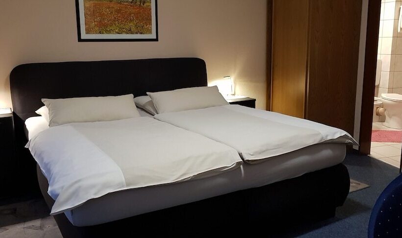 غرفة قياسية, Garni Julia