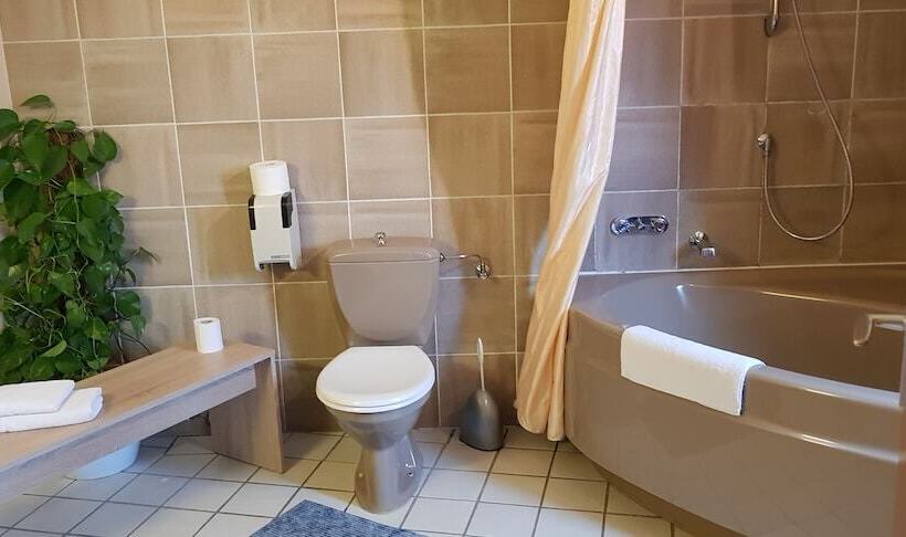 غرفة قياسية, Garni Julia