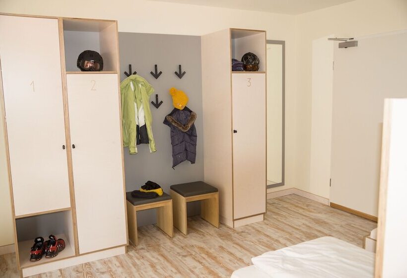 标准间带阳台, Oberstdorf Hostel