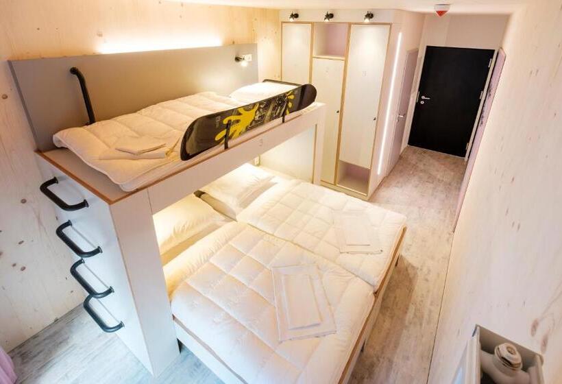 Номер Стандарт с Балконом, Oberstdorf Hostel