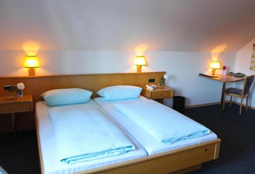 Номер Стандарт Трехместный, Zum Bräu Toni