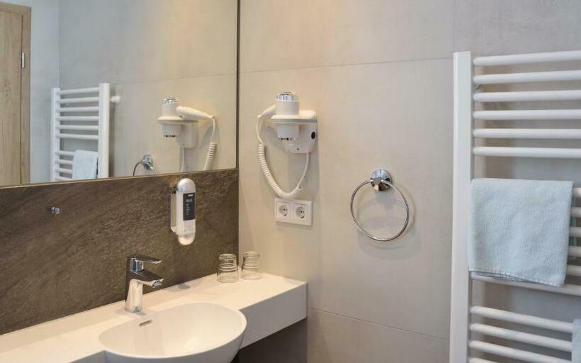 Номер Стандарт, Zum Bräu Toni