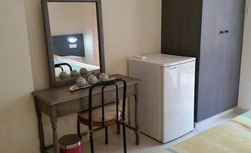 스탠다드 스튜디오, Myriama Apartments