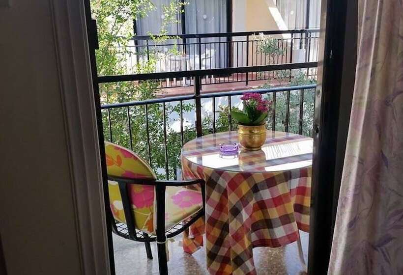 스탠다드 발코니 룸, Myriama Apartments