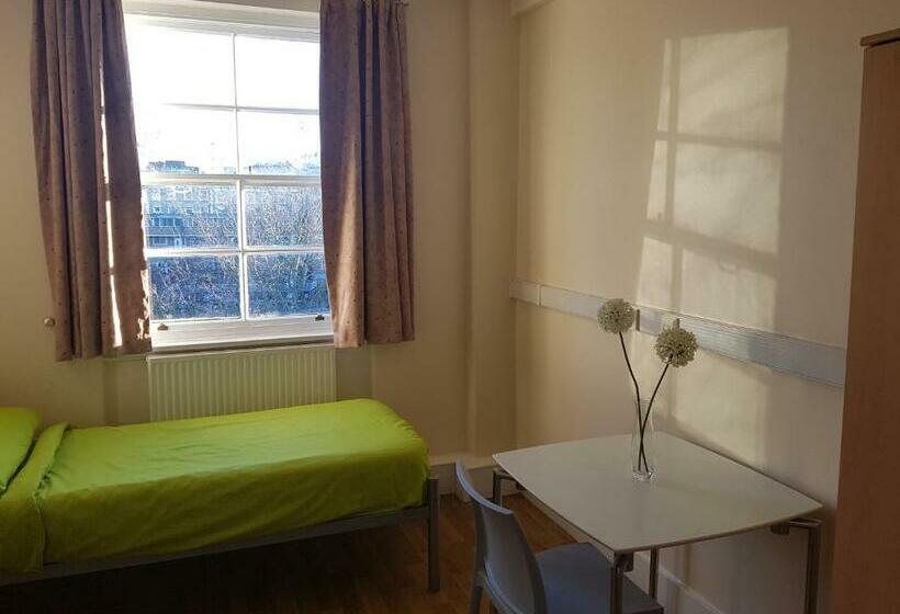 标准单人间共用浴室, Bowden Court