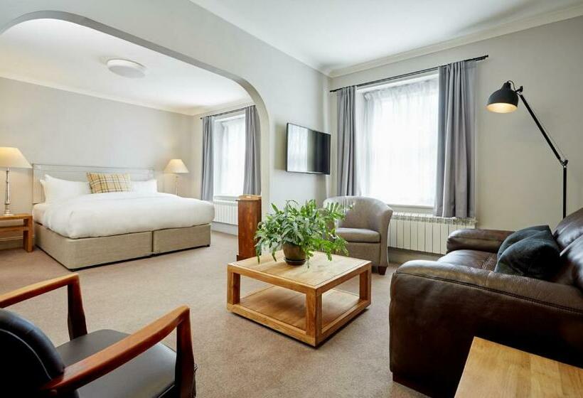 استودیوی استاندارد, Abergavenny