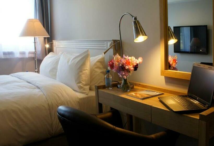 اتاق استاندارد, Abergavenny