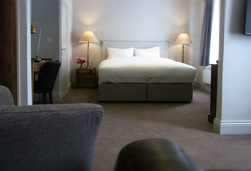 استودیوی استاندارد, Abergavenny