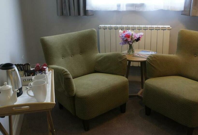 اتاق استاندارد, Abergavenny