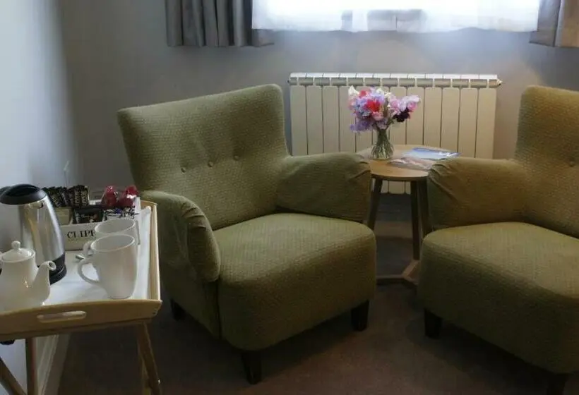 اتاق استاندارد, Abergavenny