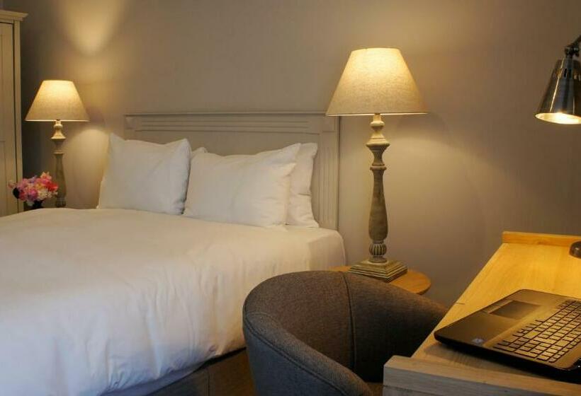 اتاق کلاسیک, Abergavenny