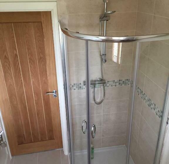 إستوديو قياسى مطلّ علي الحديقة, Glen House Annexe