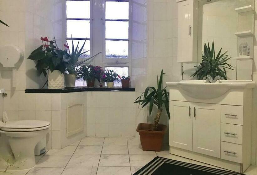 חדר משפחתי נוף לים, Merchant House