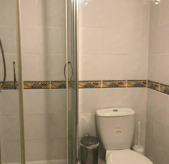 חדר משפחתי, Merchant House