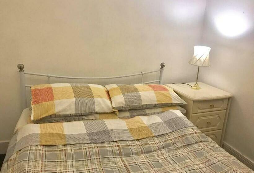 חדר אקונומי, Merchant House