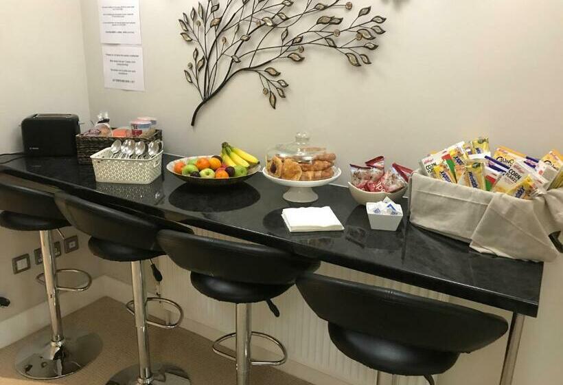 اتاق لوکس با تخت بزرگ, Spire View At The Galleon Restaurant