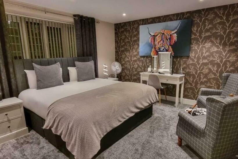 اتاق لوکس, Spire View At The Galleon Restaurant