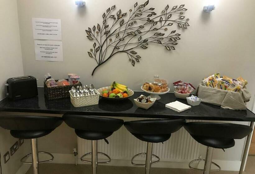 اتاق لوکس, Spire View At The Galleon Restaurant