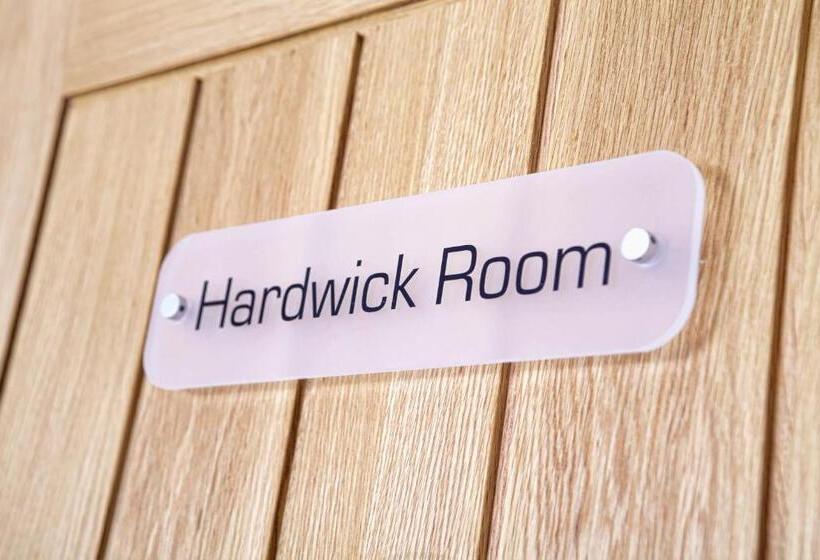 اتاق لوکس با تخت بزرگ, Spire View At The Galleon Restaurant