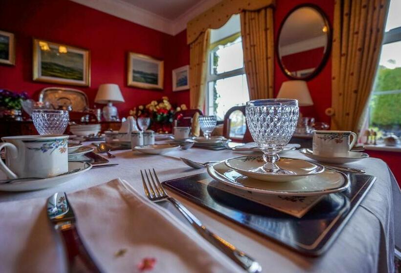 Номер Стандарт Вид на Сад, Tattykeel House