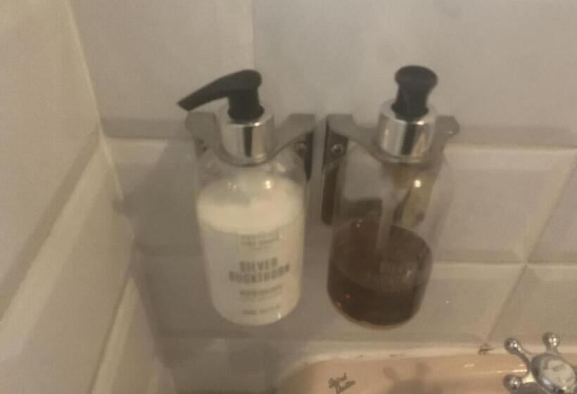 اتاق استاندارد, The Manners Pub With Rooms