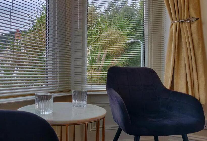 Номер Deluxe, The Rosedene