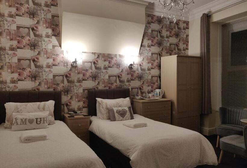 Номер Deluxe, The Rosedene