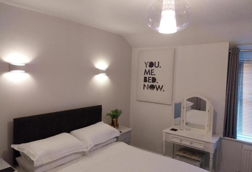 Номер Стандарт, The Rosedene