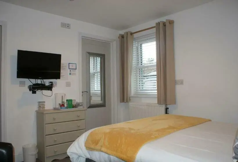 Standard-huone Pohjakerros, Tirah Guest House