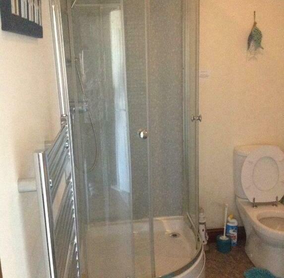 غرفة قياسية, Tregatherall Lodge