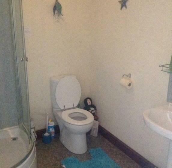 غرفة قياسية, Tregatherall Lodge