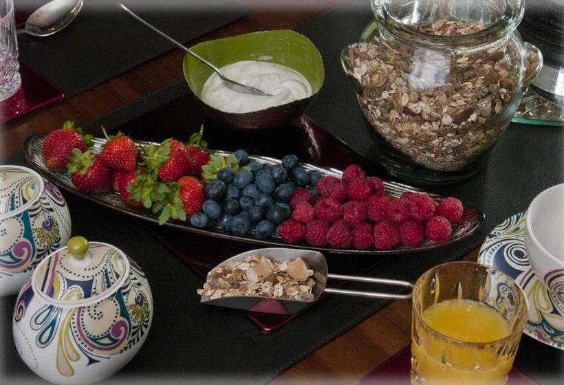 غرفة قياسية, Tregondale Manor Farm