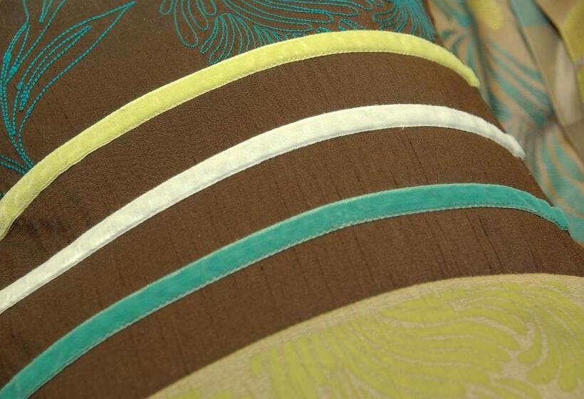 غرفة قياسية, Tregondale Manor Farm