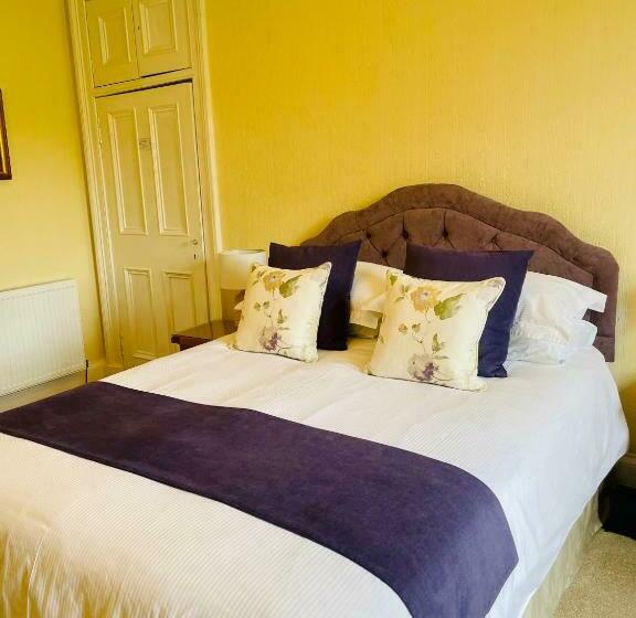 غرفة قياسية سرير كينج, West Plean House