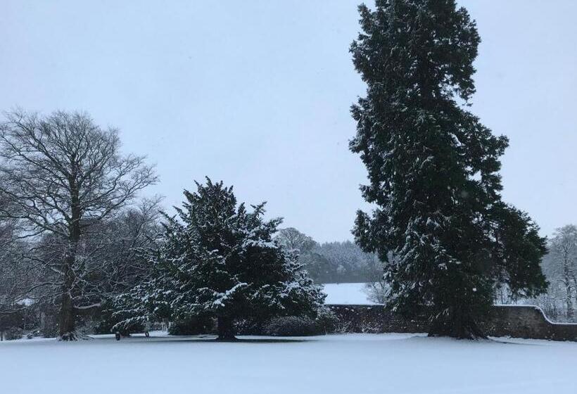 غرفة قياسية مطلّة علي الحديقة, West Plean House