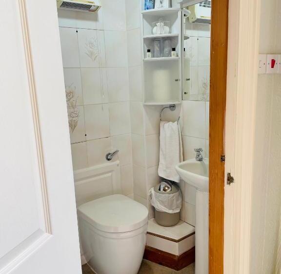 غرفة قياسية مطلّة علي الحديقة, West Plean House