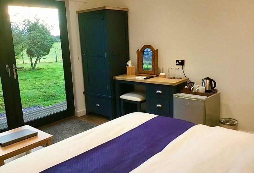 Capsule, Whitemoss Lodge