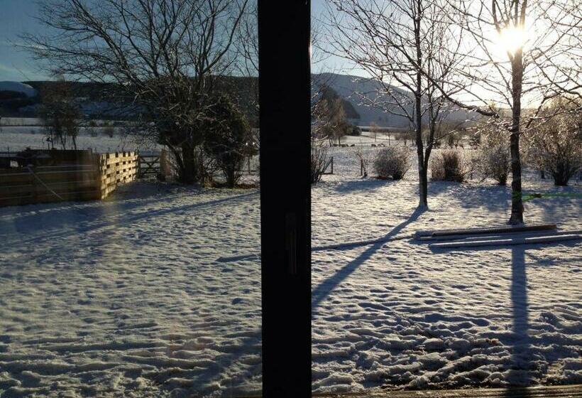 Capsule, Whitemoss Lodge