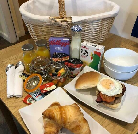 Capsule, Whitemoss Lodge