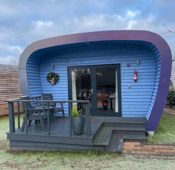 Capsule, Whitemoss Lodge