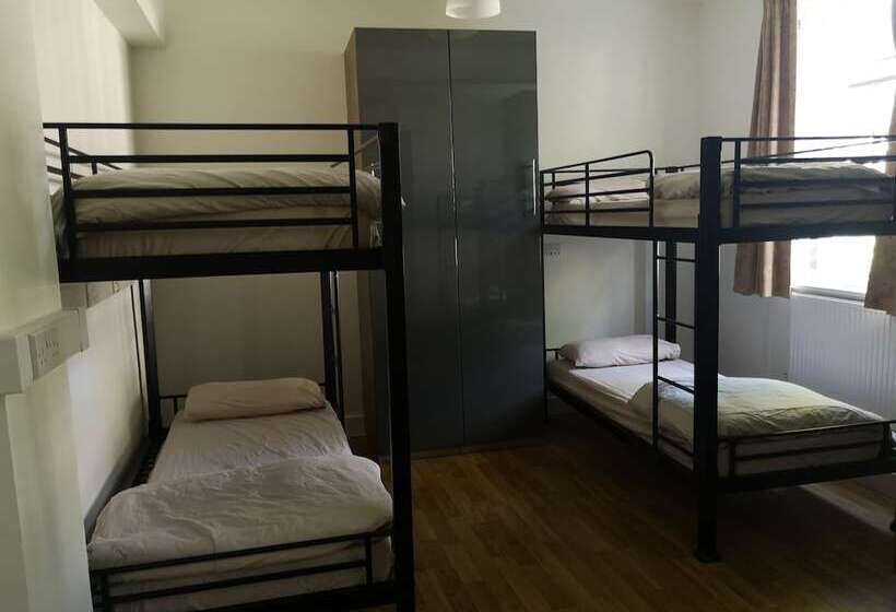 Кровать в Общей Комнате, Bowden Court