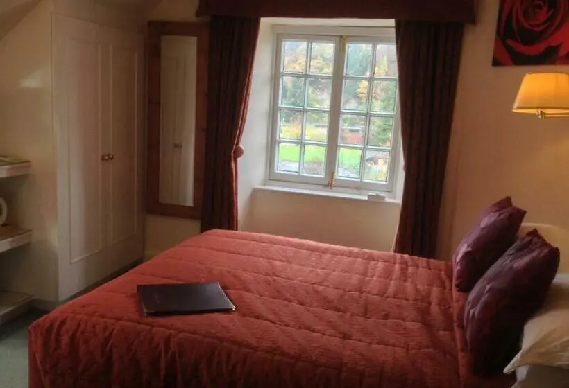Standard Yhden Hengen Huone, Highlander Inn