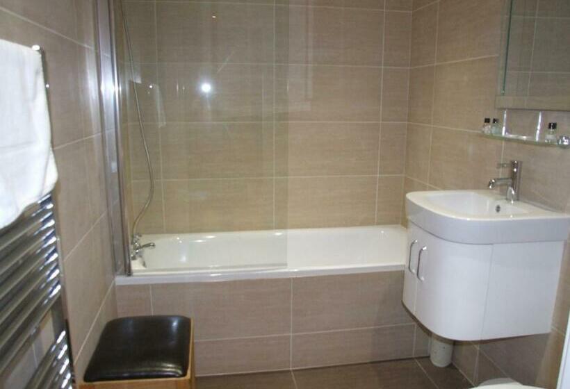 Aile Odası, Les Cotils