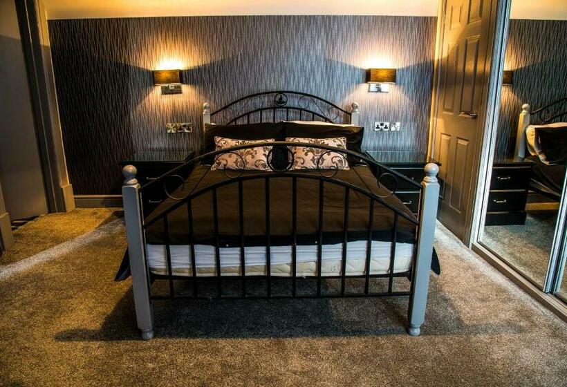 חדר בסיסי, Mount Stewart